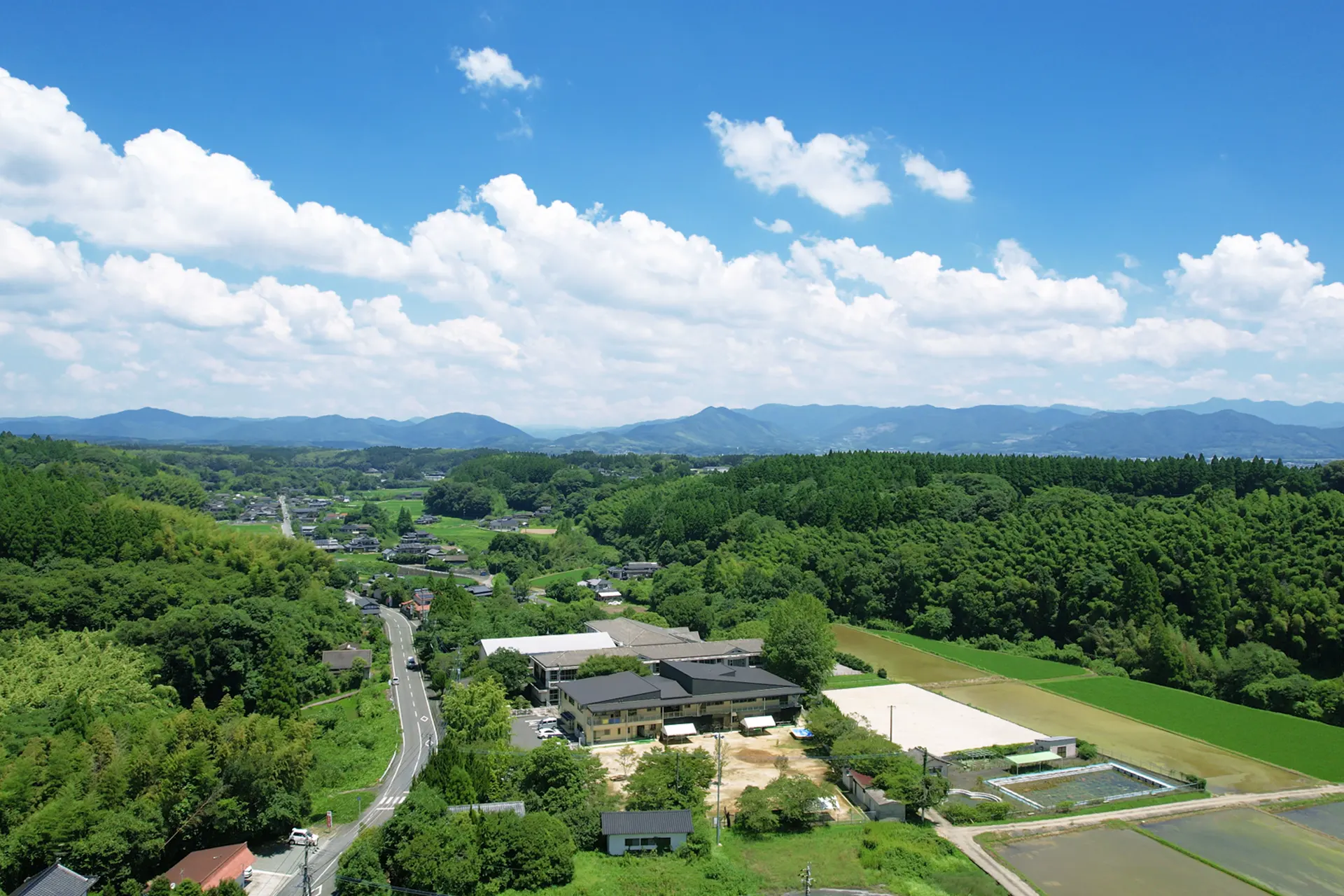 山鹿市かおう保育園 大事なことは自然の中で夢中になって遊ぶこと